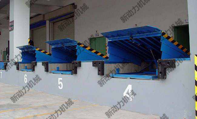 10吨固定式登车桥物流仓储专用装卸设备