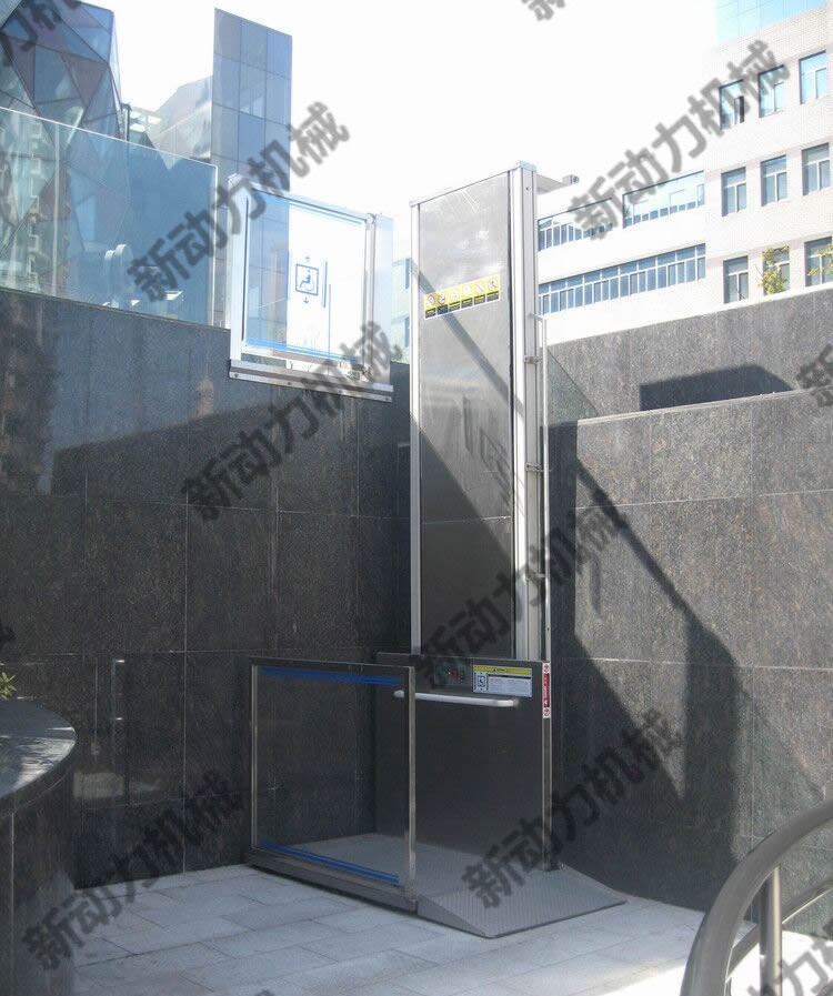 车间调试中的残疾人升降机